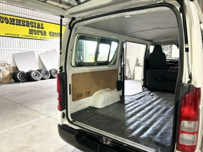 2018 Toyota Hiace = 6 Seaters = ONLY 89kms!! *** $1000 DISCOUNTED for FUEL