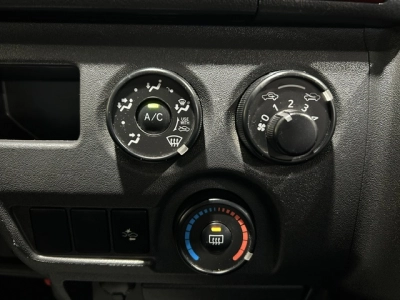 2018 Toyota Hiace = 6 Seaters = ONLY 89kms!! *** $1000 DISCOUNTED for FUEL