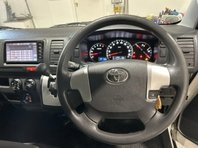 2018 Toyota Hiace = 6 Seaters = ONLY 89kms!! *** $1000 DISCOUNTED for FUEL