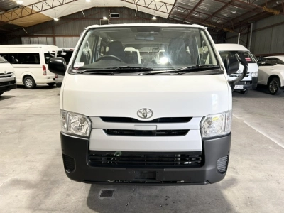 2018 Toyota Hiace = 6 Seaters = ONLY 89kms!! *** $1000 DISCOUNTED for FUEL