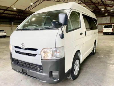 2018 Toyota Hiace 2.8L Diesel HIGHROOF ** 2 SLIDING DOORS **