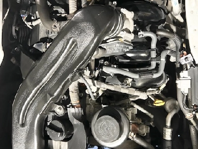 2015 Toyota Hiace 6 Seater - NEW YEAR SALE -