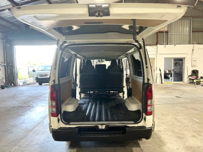 2015 Toyota Hiace 6 Seater LOW 90km_ $500 DISCOUNTED FOR FUEL (1 WEEK ONLY)