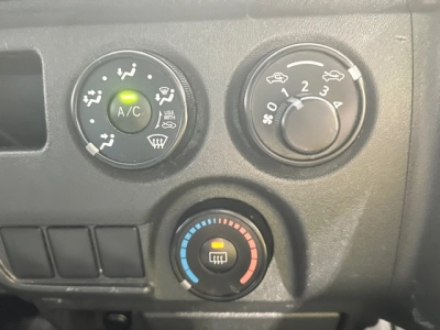 2015 Toyota Hiace 6 Seater - NEW YEAR SALE -