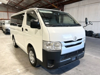 2015 Toyota Hiace 6 Seater LOW 90km