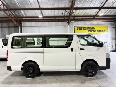 2020 Toyota Hiace ** TIMBER FLOOR** 2 Sliding Doors