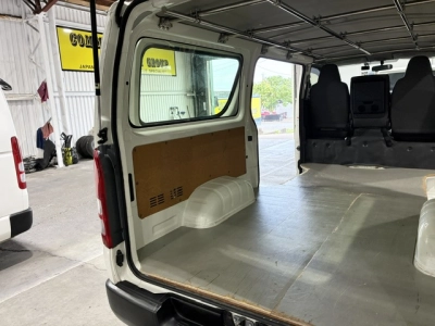 2020 Toyota Hiace ** TIMBER FLOOR** 2 Sliding Doors