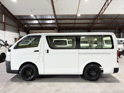 2020 Toyota Hiace ** TIMBER FLOOR** 2 Sliding Doors