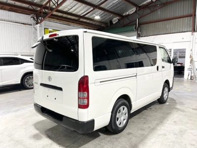 2019 Toyota Hiace = FULL TIME 4WD _ SUPER LOW 92kms =
