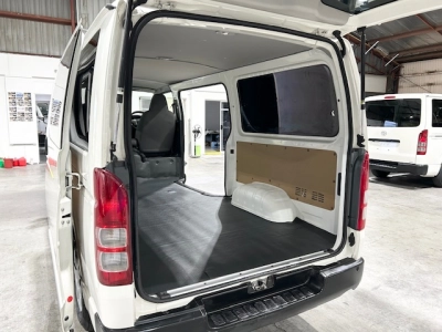2019 Toyota Hiace = FULL TIME 4WD _ SUPER LOW 92kms =