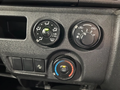 2019 Toyota Hiace = FULL TIME 4WD _ SUPER LOW 92kms =