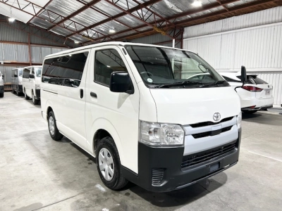 2019 Toyota Hiace = FULL TIME 4WD _ FREE CAR PLAY =
