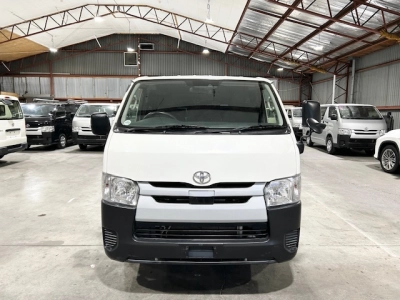 2019 Toyota Hiace = FULL TIME 4WD _ SUPER LOW 92kms =