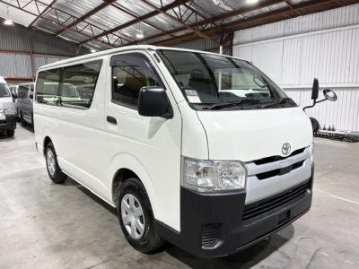 2020 Toyota Hiace = DUAL AIRBAGS =