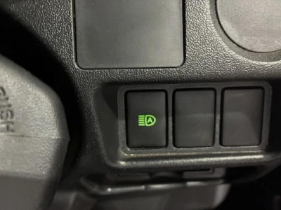 2020 Toyota Hiace = DUAL AIRBAGS = 