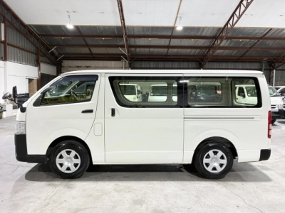 2020 Toyota Hiace = DUAL AIRBAGS = 