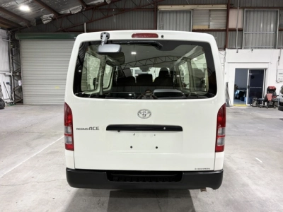 2020 Toyota Hiace = DUAL AIRBAGS = 