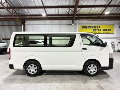2020 Toyota Hiace = DUAL AIRBAGS = 