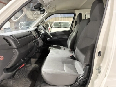 2020 Toyota Hiace = DUAL AIRBAGS = 