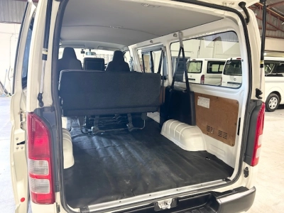 2019 Toyota Hiace Full Time 4WD / 9 Seater (Removable) *NEW YEAR SALE*