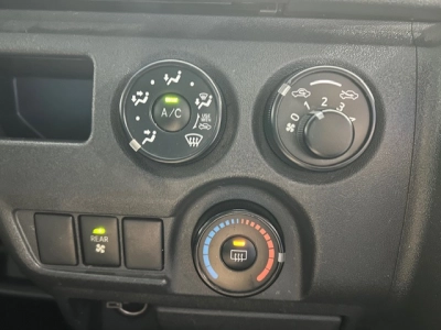 2019 Toyota Hiace Full Time 4WD / 9 Seater (Removable) *NEW YEAR SALE*