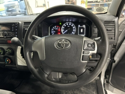 2020 Toyota Hiace =4X4= FACELIFT MODEL _ 6 SEATER $1000 DISCOUNTED for Fuel 