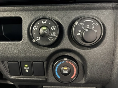 2019 Toyota Hiace =4X4= REAR AIRCON / 6 or 9 Seaters