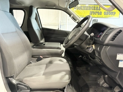 2019 Toyota Hiace =4X4= REAR AIRCON / 6 or 9 Seaters