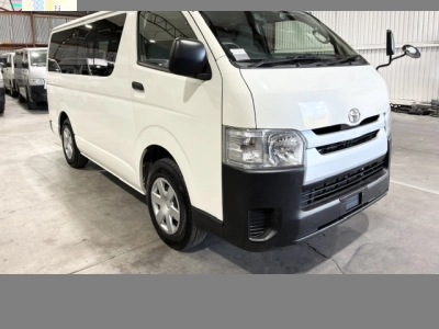2019 Toyota Hiace =4X4= REAR AIRCON / 6 or 9 Seaters