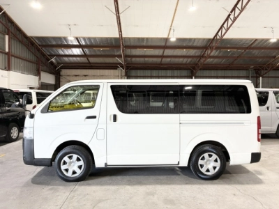2019 Toyota Hiace =4X4= REAR AIRCON / 6 or 9 Seaters