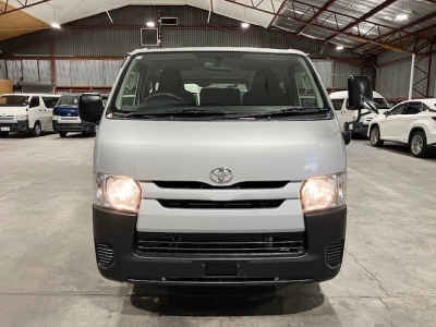 2017 Toyota Hiace DIESEL TURBO 3L 
