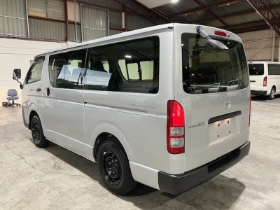 2017 Toyota Hiace DIESEL TURBO 3L 