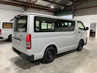 2017 Toyota Hiace DIESEL TURBO 3L 