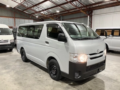 2017 Toyota Hiace DIESEL TURBO 3L 
