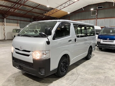2017 Toyota Hiace DIESEL TURBO 3L 