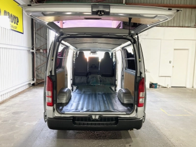 2018 Toyota Hiace 2.8L DIESEL TURBO *** BIG SALE *** WAS $34,995 _ NOW $31,595