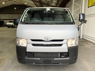 2018 Toyota Hiace 2.8L DIESEL TURBO *** BIG SALE *** WAS $34,995 _ NOW $31,595