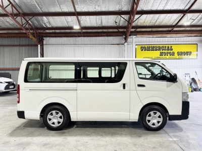 2018 Toyota Hiace =4wd= 6 Seaters