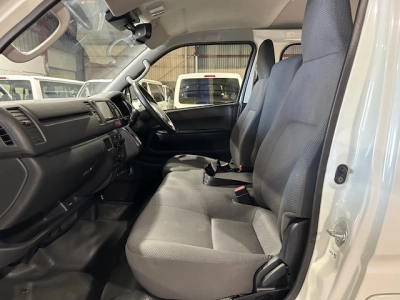 Toyota Hiace 6 Seaters ** ON HOLD **