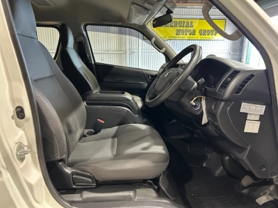 2019 Toyota Hiace *** $4500 REDUCED *** 10 SEATERS