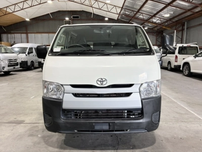 2017 Toyota Hiace =2WD= 6 SEATER / 3L DIESEL