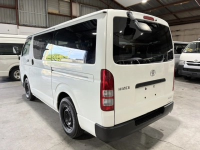 2017 Toyota Hiace =2WD= 6 SEATER / 3L DIESEL
