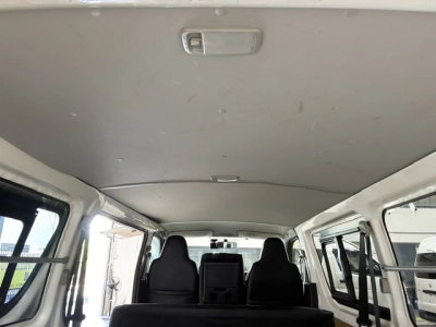 2017 Toyota Hiace =2WD= 6 SEATER / 3L DIESEL