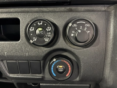 2017 Toyota Hiace =2WD= 6 SEATER / 3L DIESEL