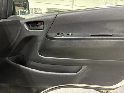 2017 Toyota Hiace =2WD= 6 SEATER / 3L DIESEL