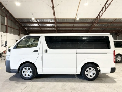 2019 Toyota Hiace = 6 SEATERS = TIMBER FLOOR !!