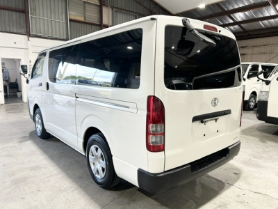 2019 Toyota Hiace = 6 SEATERS = TIMBER FLOOR !!