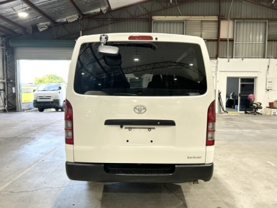 2019 Toyota Hiace = 6 SEATERS = TIMBER FLOOR !!