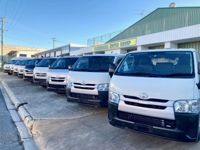 2018 Toyota Hiace 2.8L Diesel HIGHROOF ** 2 SLIDING DOORS **