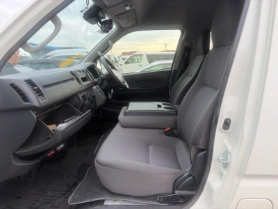 2020 Toyota Hiace 2.8L Diesel _ WELCAB 4X4 Super Low 77km
